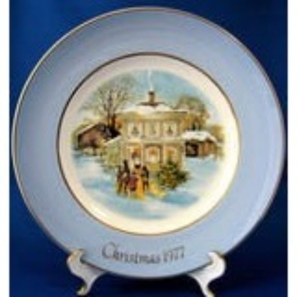 Christmas Plate Christmas 1977 Wedgwood Carollers In The Snow Blue Border Avon - Picture 4 of 8